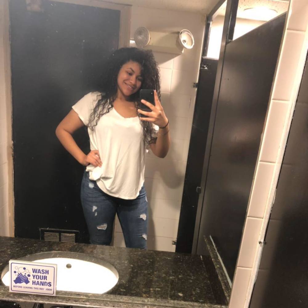 Meet your Posher, Olivia